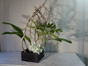 枯れもの花材を取りいれて